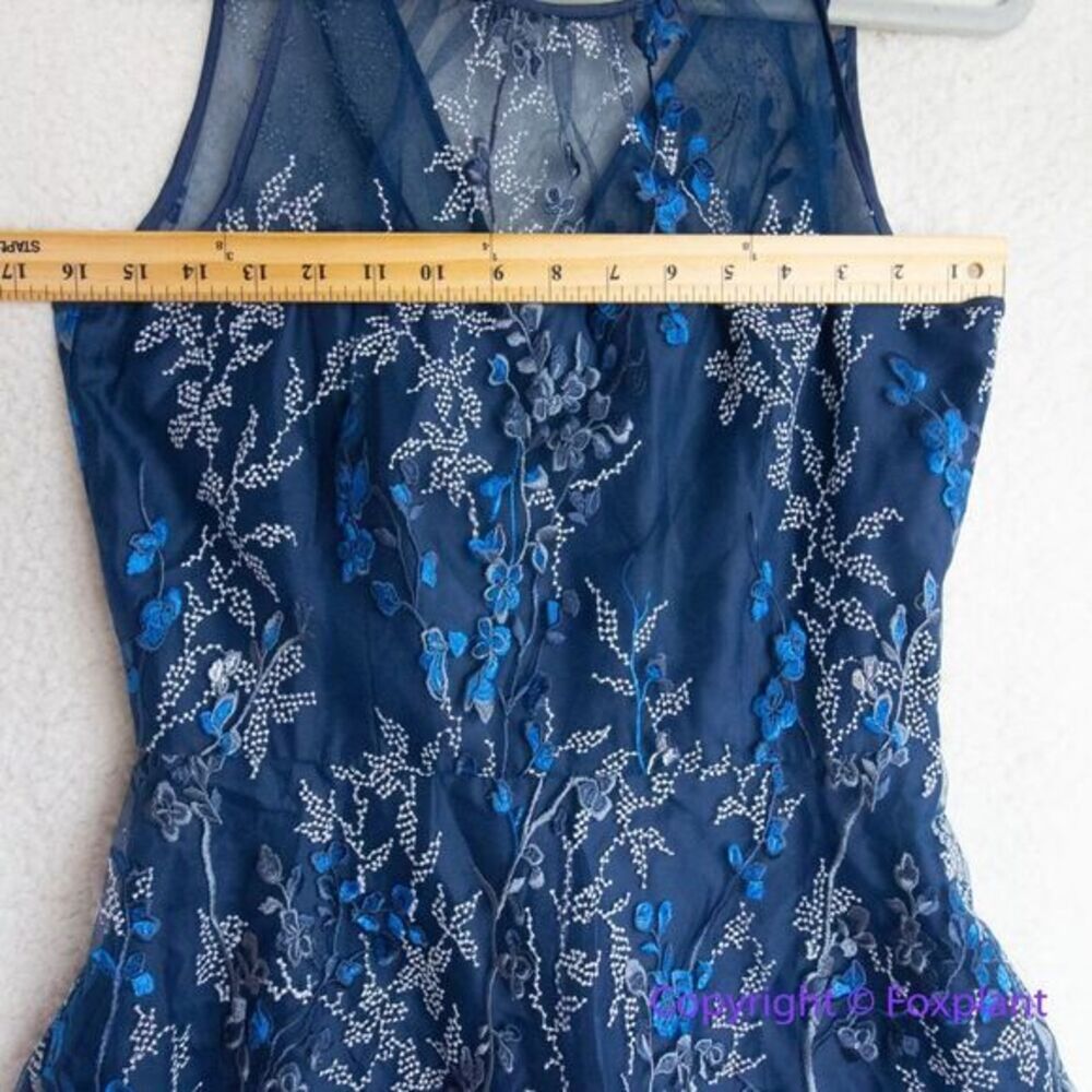 New! White House Black Market blue embroidered fit and flare dress, size 6‎ - Picture 8 of 16